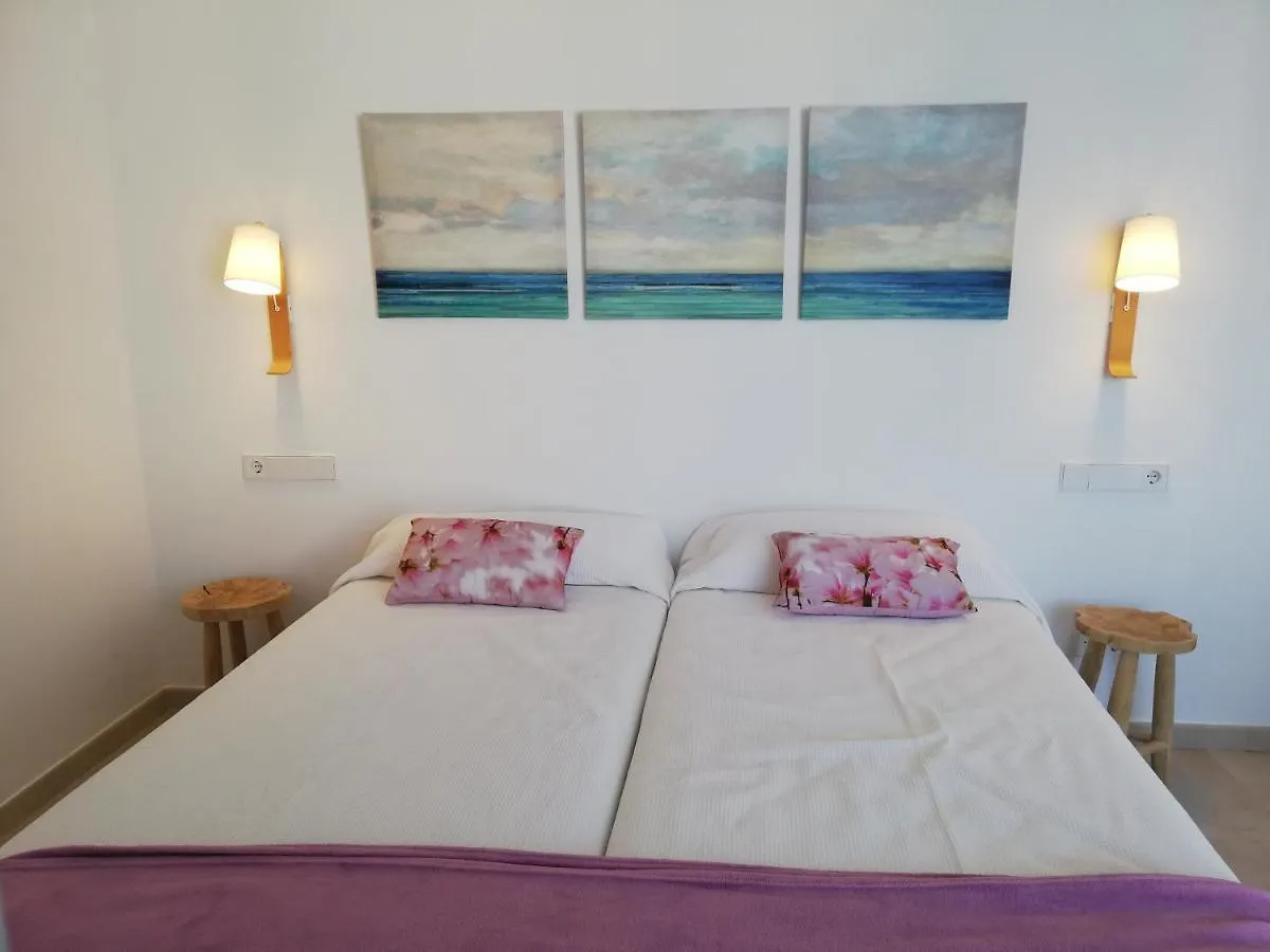 Aparthotel Apartamentos Villa Primera Cala Figuera