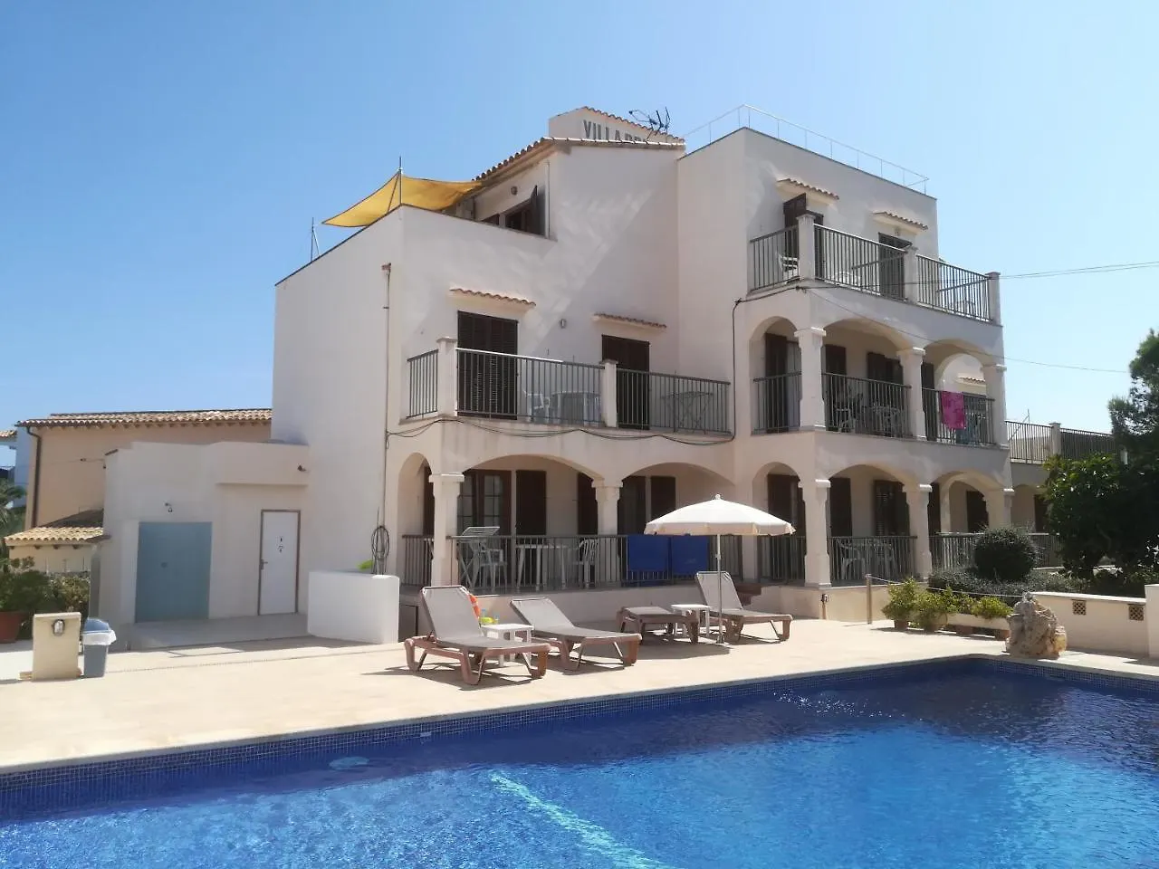 Aparthotel Apartamentos Villa Primera Cala Figuera