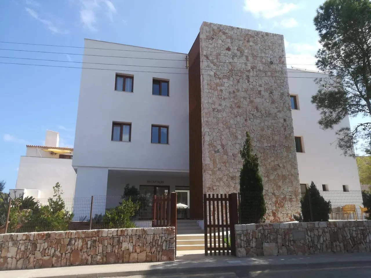 Aparthotel Apartamentos Villa Primera Cala Figuera